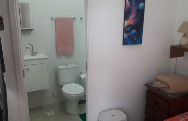 Confortable Suite in a Cozy House Excelent Location and Transport Acess - Foto 7