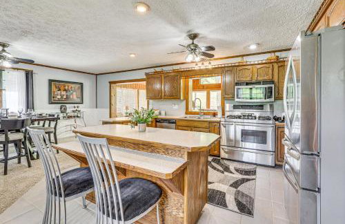 Spacious Ohio Family Home on 5-Acre Property! - Foto 8