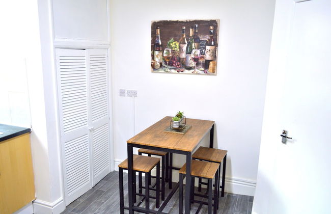 Beautiful Two-bed Apartment With Driveway Parking - Foto 30