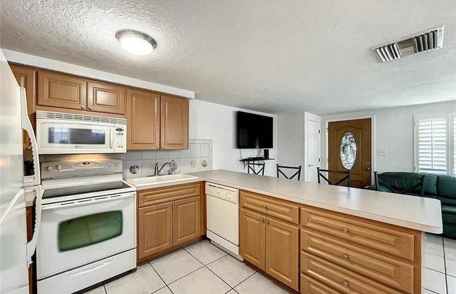 Kick back and Relax at Leisure Beach - Photo 11