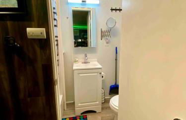 Fully Refurbished Container in Devore Heights, California, for Glamping Trips on Route 66 - Foto 5