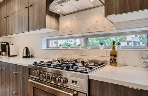 Upscale Townhome w/ Stunning Rooftop Views - Foto 4