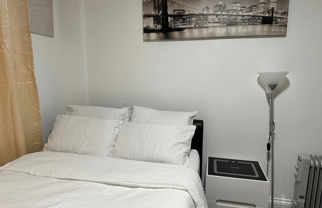 Stylish 1BR Apt w/ Fireplace & High-speed Wifi - Foto 4