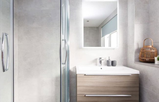 Coastal Retreat for 8 With Hot Tub - Walk to Beach - Foto 44