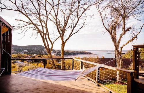 Hilltop Lakeview Hideaway- 2BR 2BATH with romantic sunsets - Foto 46