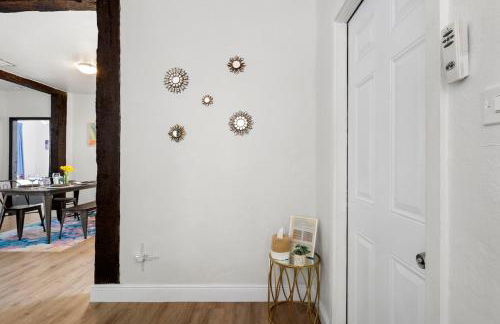 Cozy 2BR Next to Design District & Free Parking - Photo 29