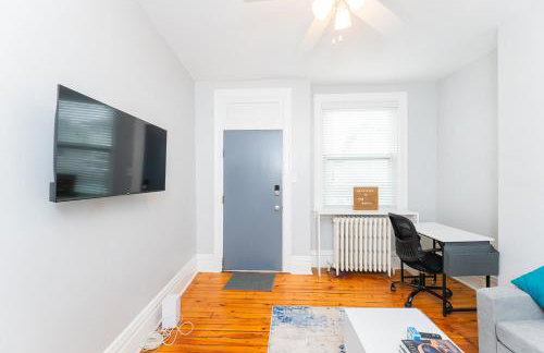 TWO town homes! 6 Bedrooms, 2 King beds, Walk to Eats - Foto 36