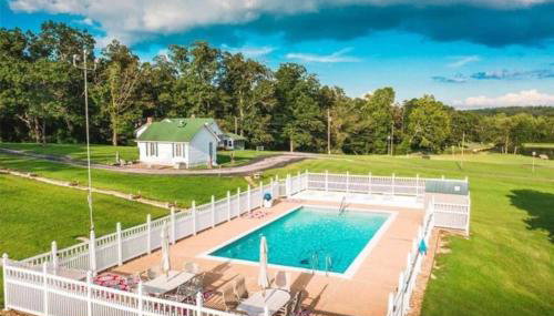 Farmhouse Retreat - Sleeps 10 - 1hr from STL - Foto 3