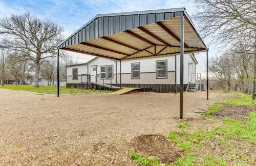 Hudson Oaks Country Creekside Home Hot Tub and Deck - Photo 25
