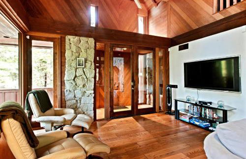 Little Ahwahnee Inn Entrance to Yosemite - Foto 26