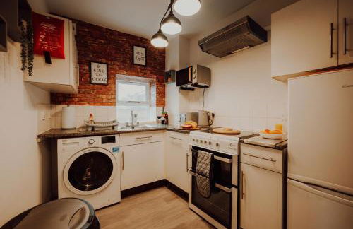 Elegant City Apartment-Sleeps 4-Sofa Bed- Free Parking - Foto 5