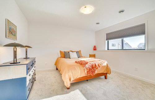 Deck with Forest Views Modern Home in Rochester! - Foto 22