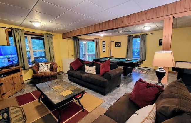 The Bear Foot Lodge by Avantstay Game Room, Deck, Beach/lake Access - Photo 11