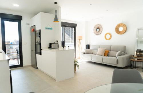 Apartamento nuevo junto al mar con plaza de garaje!! Perfecto para familias - Photo 14