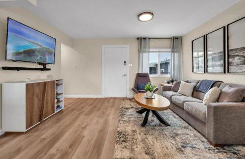 Ultimate Oceanside Retreat | Tower 9 Across from the Beach - Foto 12