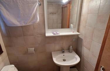 Traditional Wooden Apartment - Photo 28