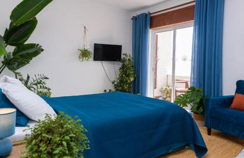 Hillside Studio with Sea View & Fibre Internet - Foto 6