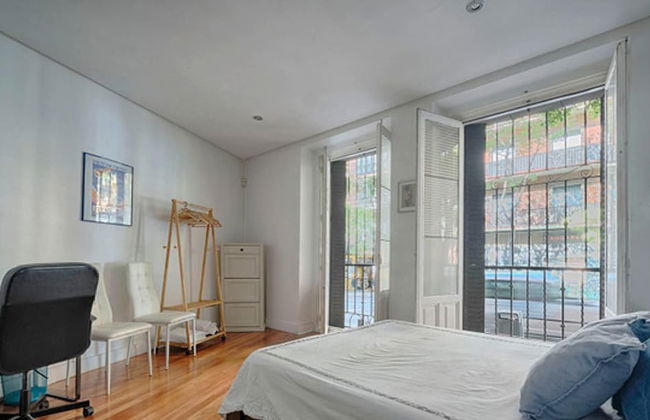 Madrid City Apartment - Photo 3