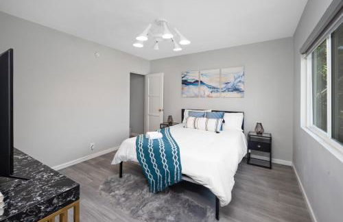 Pasadena Charming Vacation Home with Hot Jacuzzi - Photo 70