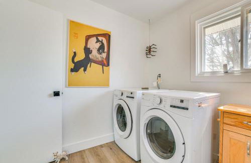 Deck and Scenic Views Lakefront Cottage in Hale! - Foto 20