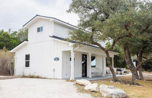 The Roost Farmhaus on 20 acres, hill country view, firepit, swimming hole - Photo 2