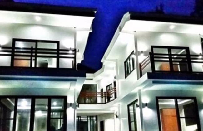 The Whitehouse by the Sea - Photo 50