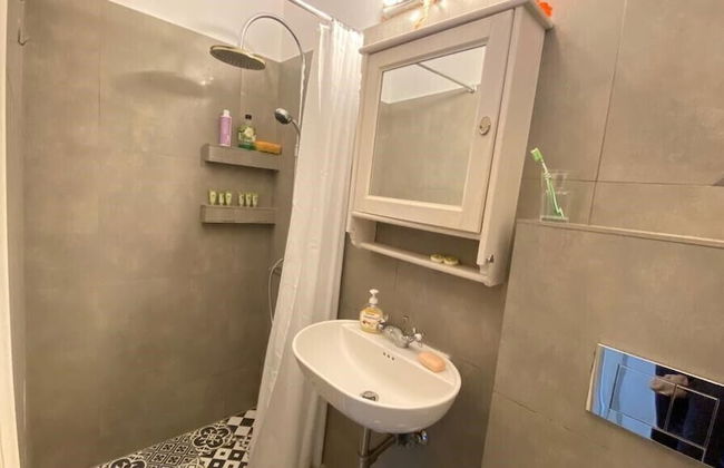 Breeze One Bedroom Apartment by BluPine - Foto 30