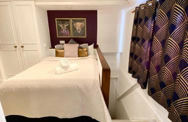 Farmhouse Retreat with Hot Tub, Pool, Horses, Games Room, Free Car Park, Only 45 min from Oxford Circus - Foto 44