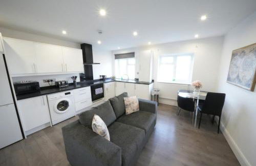 HEATHROW AIRPORT apartments-FREE parking-Free underground to and from Heathrow-30 min central London - Foto 18
