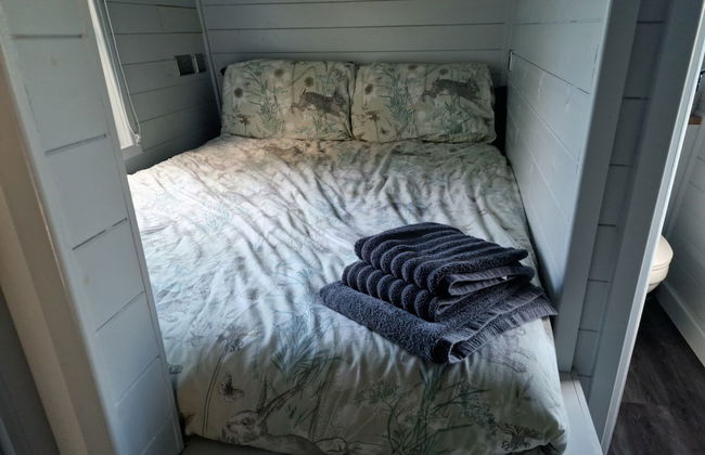 Glamping Hut - Sleeps 2, hot tub & Parking - Foto 1