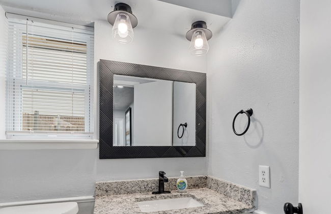 Spacious Retreat 8 Bedroom River - Photo 31