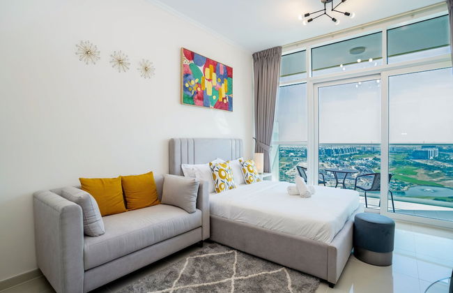 Tanin - Stunning Dubai Skyline View From this Sleek Studio - Photo 1