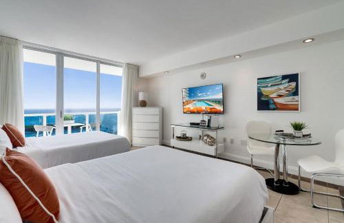 Ocean View Balcony steps from Restaurants, Peacock Park & Marina - Foto 5