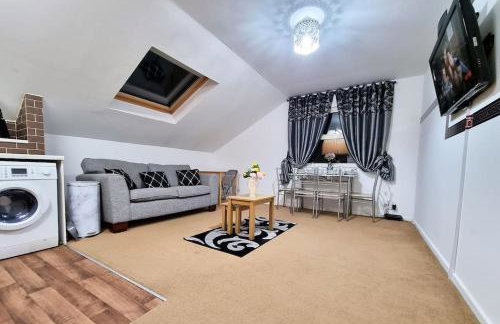 *F1*5GH* Setup for your most relaxed & amazing stay + Free Parking + Free Fast WiFi * - Foto 39