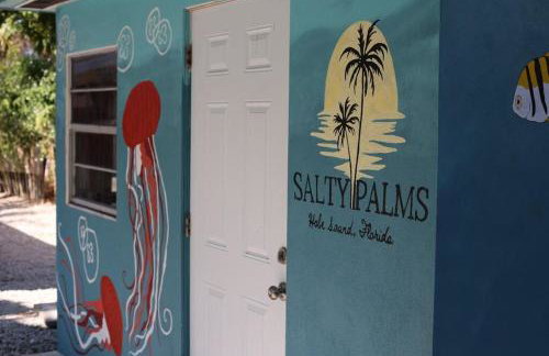 Tropical PoolHome Walk to Shops Near Beach - Foto 42