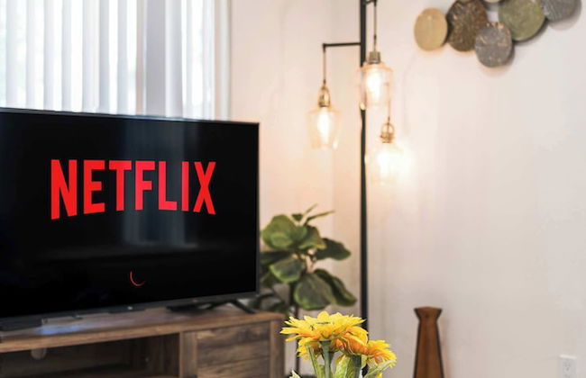 Charming Escape With Stylish Decor & Outdoor Space - Foto 46