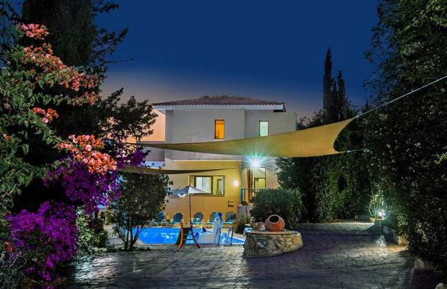 Wonderful Quiet Area, Completely Privacy, Large Private Pool, Colourful Garden - Foto 63