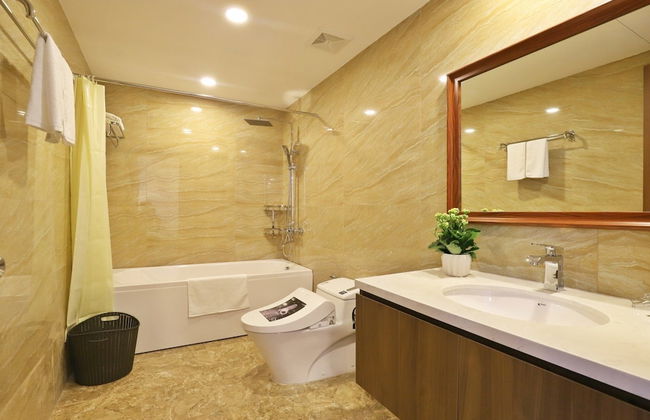 Luxe Paradise Suites Tay Ho - Photo 42