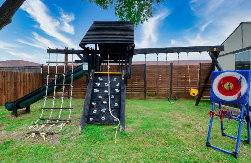 GORGEOUS 5-bd 4ba w Pool, Hot Tub, 2 kitchens, & Game Room Near Dallas Airports! - Foto 6