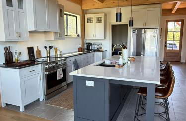 Gray Owl Lodge- A Serene Lakefront Retreat on Sleepy Hollow Lake near Hudson NY - Foto 53