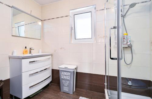 Apartman Lavanda sa bazenom i okućnicom 4* - Foto 20