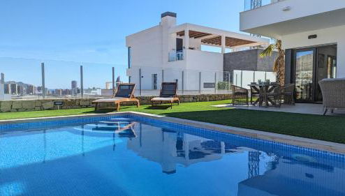 PANORAMIC pool & mountains house - Foto 1, sunbed