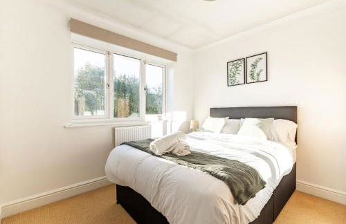 5 Bed House Heathrow Egham Virginia Water Sleeps 7 or Up To 8 If Sharing Beds, Mid To Long Term Bookings Welcome - Foto 16