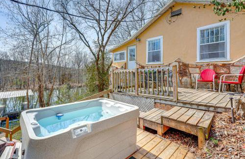 Rockaway Beach House w/ Attached Dock & Hot Tub! - Photo 20