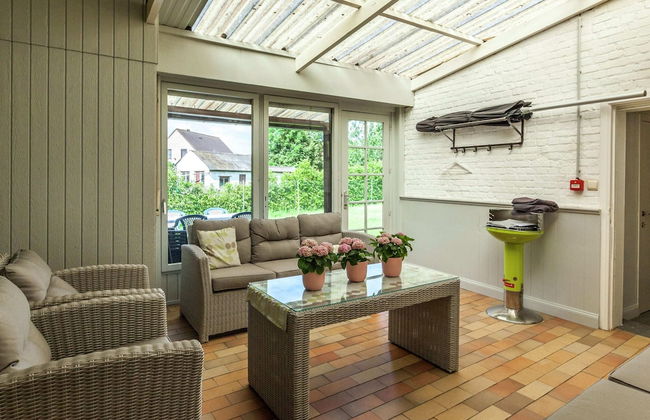 Quiet Cottage near Woods - Photo 12