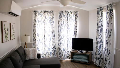 Clyde's Cabin with a private Hot Tub - Foto 2