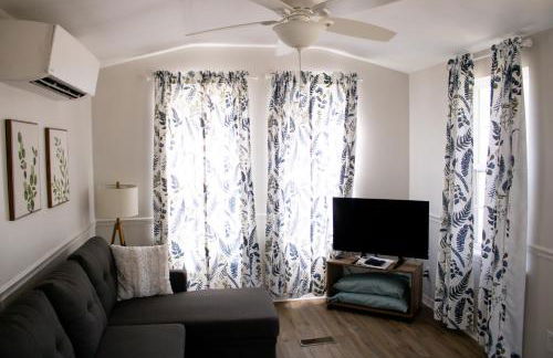 Clyde's Cabin with a private Hot Tub - Foto 2