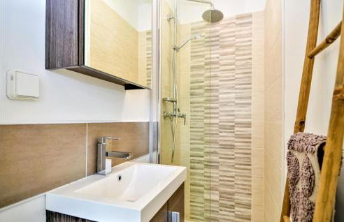 Beautiful Home In Méjannes-Le-Clap - Photo 29