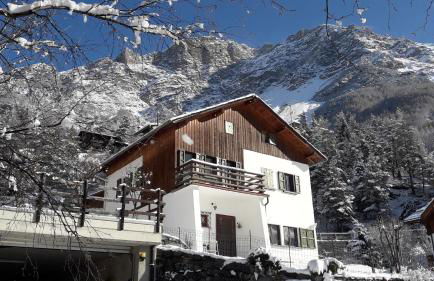 Villa Bianca Bormio garden and parking - Foto 3