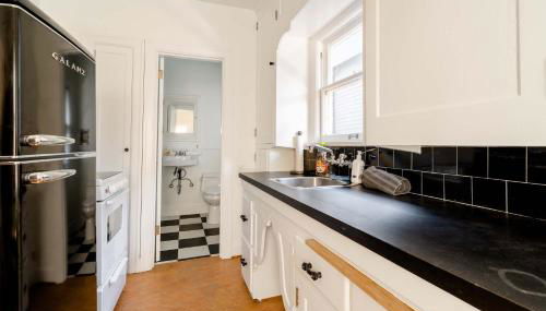 Stay Portland - 1892 Bohemian Dream Studio in Ladd's Addition - Photo 5